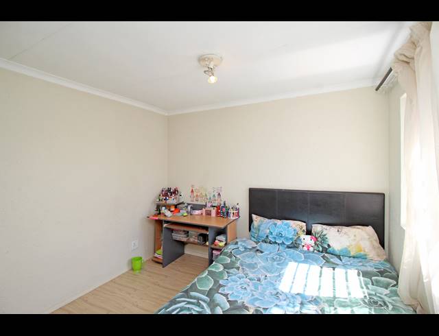2 BEDROOM HOUSE FOR SALE IN SUNNINGHILL